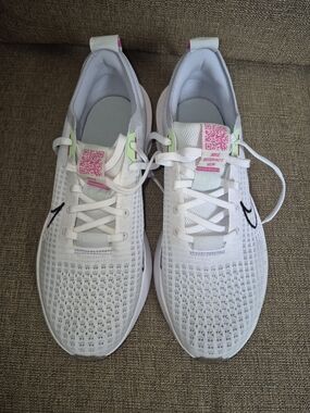 Nike Women's Interact Run